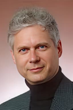Photo of Graeme MacQueen