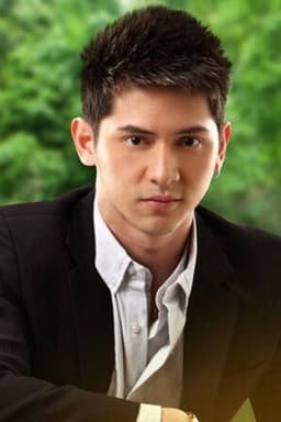 Photo of Ahron Villena