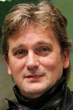 Photo of Simon Shepherd