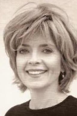 Photo of Linda MacEwen