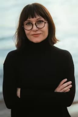 Photo of Leah Kardos