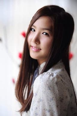 Photo of Yoo Kyung