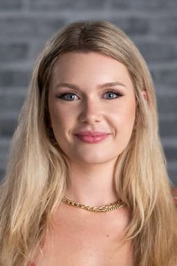 Photo of Hannah Burns