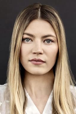 Photo of Hannah McKechnie