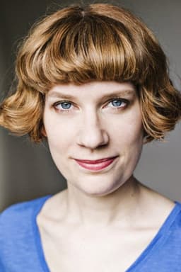 Photo of Laura Evelyn