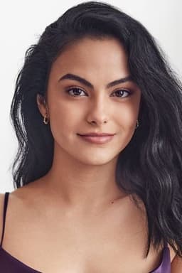 Photo of Camila Mendes