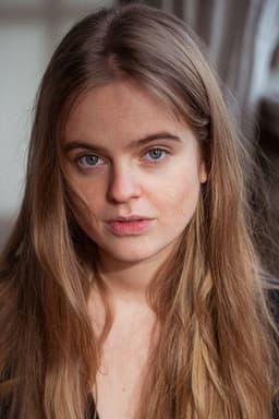 Photo of Stella Holzapfel
