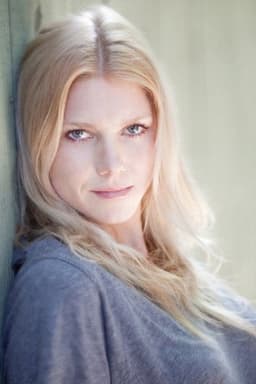 Photo of Lauren Schneider