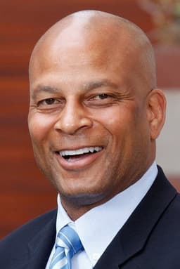 Photo of Ronnie Lott