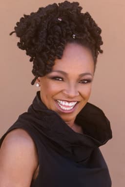 Photo of Siedah Garrett