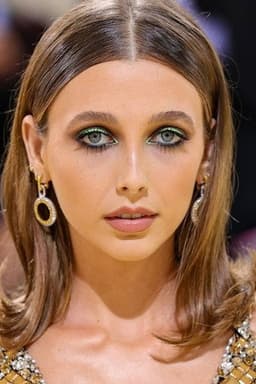 Photo of Emma Chamberlain