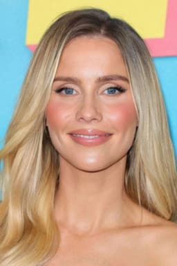 Photo of Claire Holt
