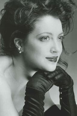 Photo of Lisa Suarez