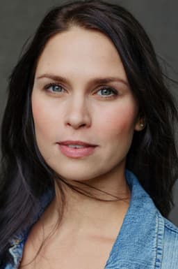 Photo of Sandra Leonhard