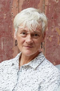 Photo of Rebecca Salter