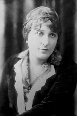 Photo of Léontine Massart