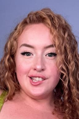 Photo of Gwen Adora