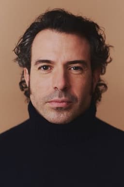 Photo of Tom Cullen