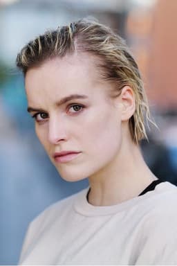 Photo of Leonie Landa