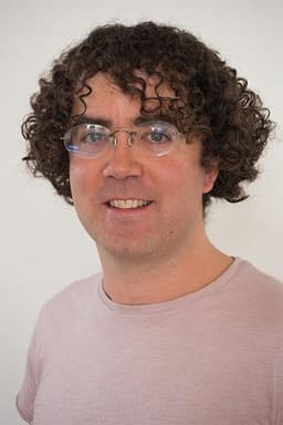 Photo of Ewan Henderson