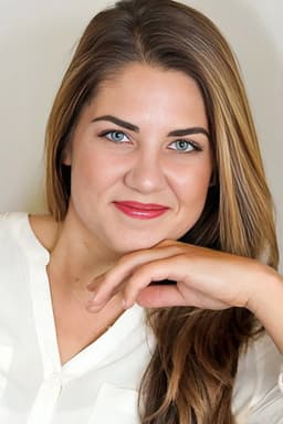 Photo of Sarah Schaub