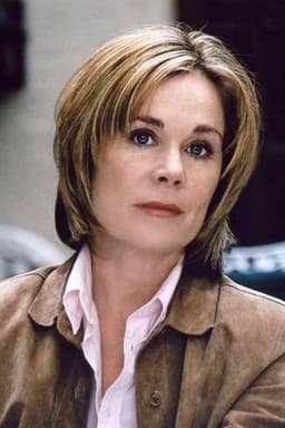 Photo of Roxanne Hart