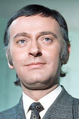 Photo of Barrie Ingham
