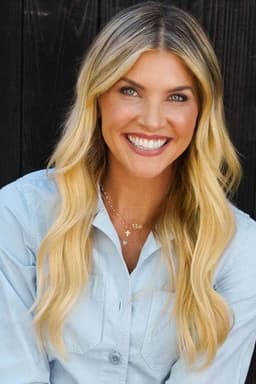 Photo of Amanda Kloots