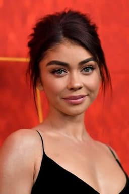 Photo of Sarah Hyland