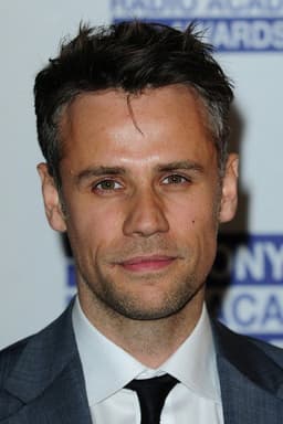 Photo of Richard Bacon
