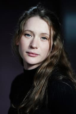 Photo of Claire Duburcq