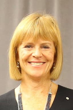 Photo of Valerie Pringle