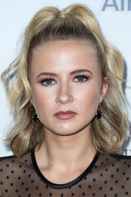 Photo of Eliza Bennett
