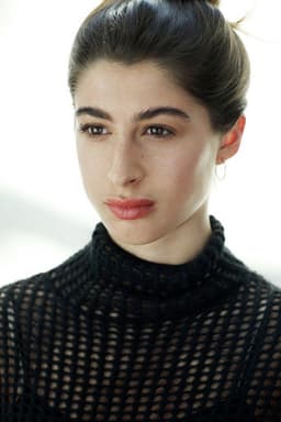 Photo of Nina Pons