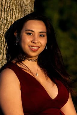 Photo of Sarah de Leon