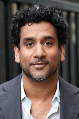 Photo of Naveen Andrews