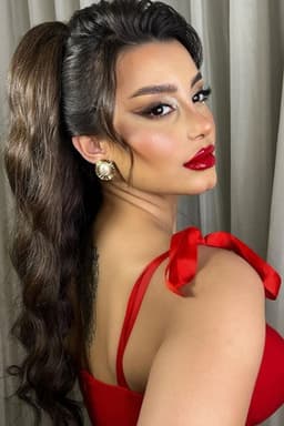 Photo of Laila Omarr