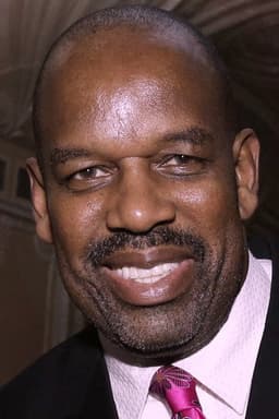 Photo of Cedric Maxwell