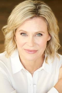Photo of Lisa Ryder