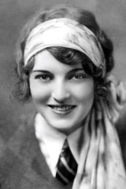 Photo of Ruth Elder