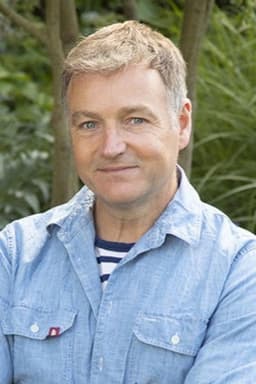 Photo of Chris Beardshaw
