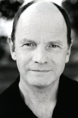 Photo of Simon Chandler
