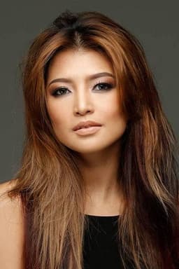 Photo of Jennifer Lee
