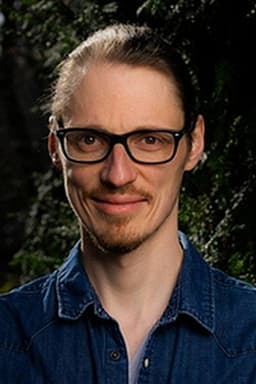 Photo of Lukas Heinser