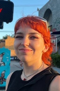 Photo of Amy Hewett