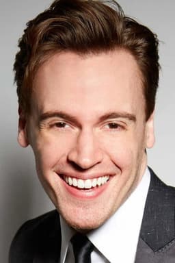 Photo of Erich Bergen