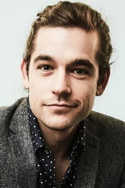 Photo of Jason Ralph