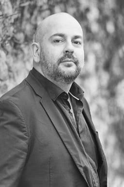 Photo of Laurian Daire