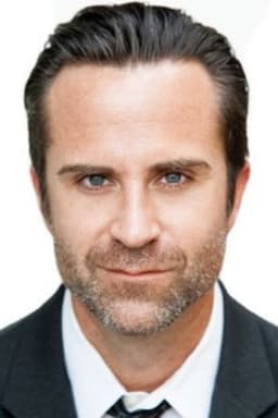 Photo of Eamon Sheehan
