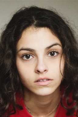 Photo of Leah Aubert